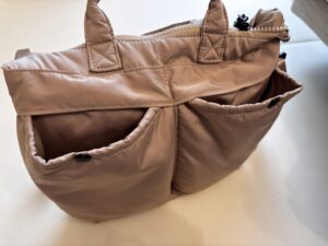 モンポケ ルートート スクエアパフトート　マザーズバッグ・ポケット